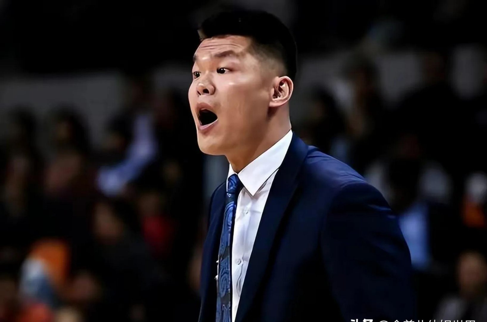 包含今晚突围战来临，深圳男篮围绕足总杯刷新队史纪录，质疑声仍在，心理建设被强调的词条