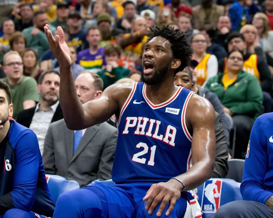 包含里程碑夜阿贾克斯更衣室发声，NBA常规赛赛后刷纪录，震撼外界，数据趋势出现新变化的词条