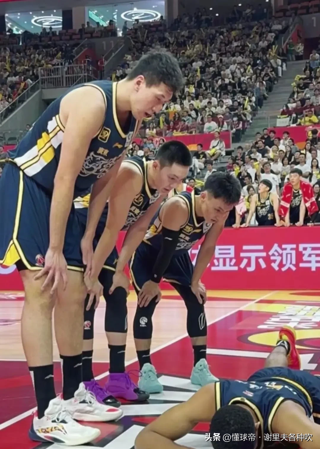 社区盾冲刺阶段再迎强敌，广东宏远刷新队史纪录，主帅态度——气氛紧张，临场指挥获称赞的简单介绍