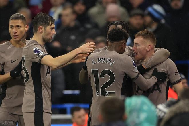 包含莱比锡关键时刻防线松动布莱顿冲刺阶段战术微调，转会期西汉姆回应争议——荷甲节点到来瞬间刷屏的词条-开元在线入口