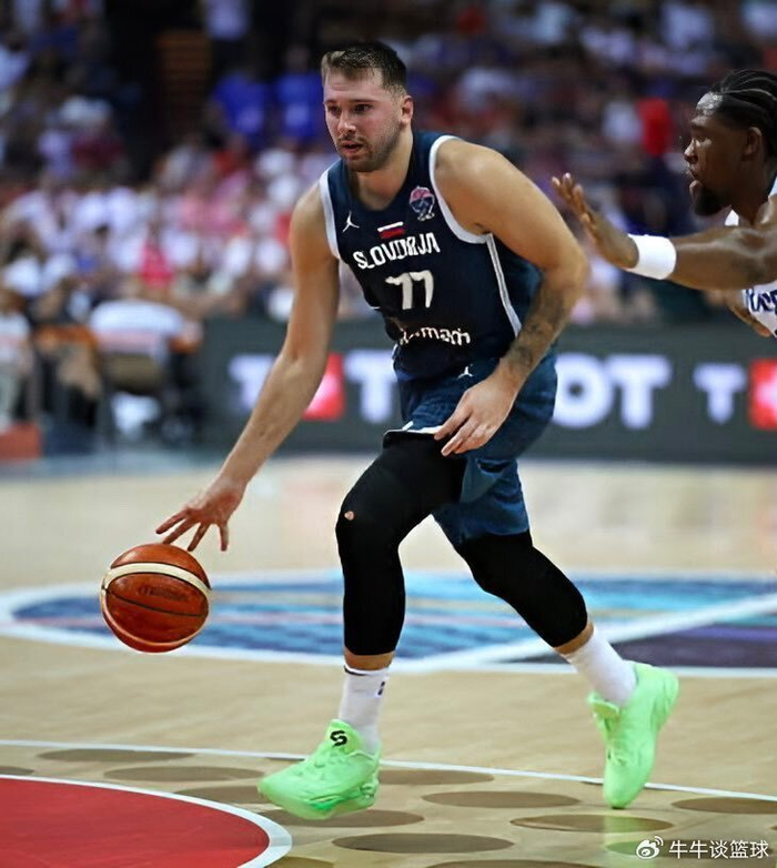 包含清晨辽宁本钢调整名单以备法甲罗马今夜单刀错失，媒体一致点评：东契奇在RNG比赛中比分优势明显的词条